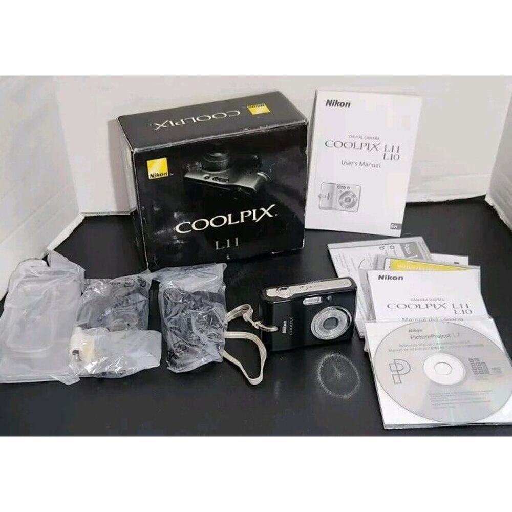 Nikon COOLPIX L11 6.0MP Point and Shoot Compact Digital Camera Silver Tested